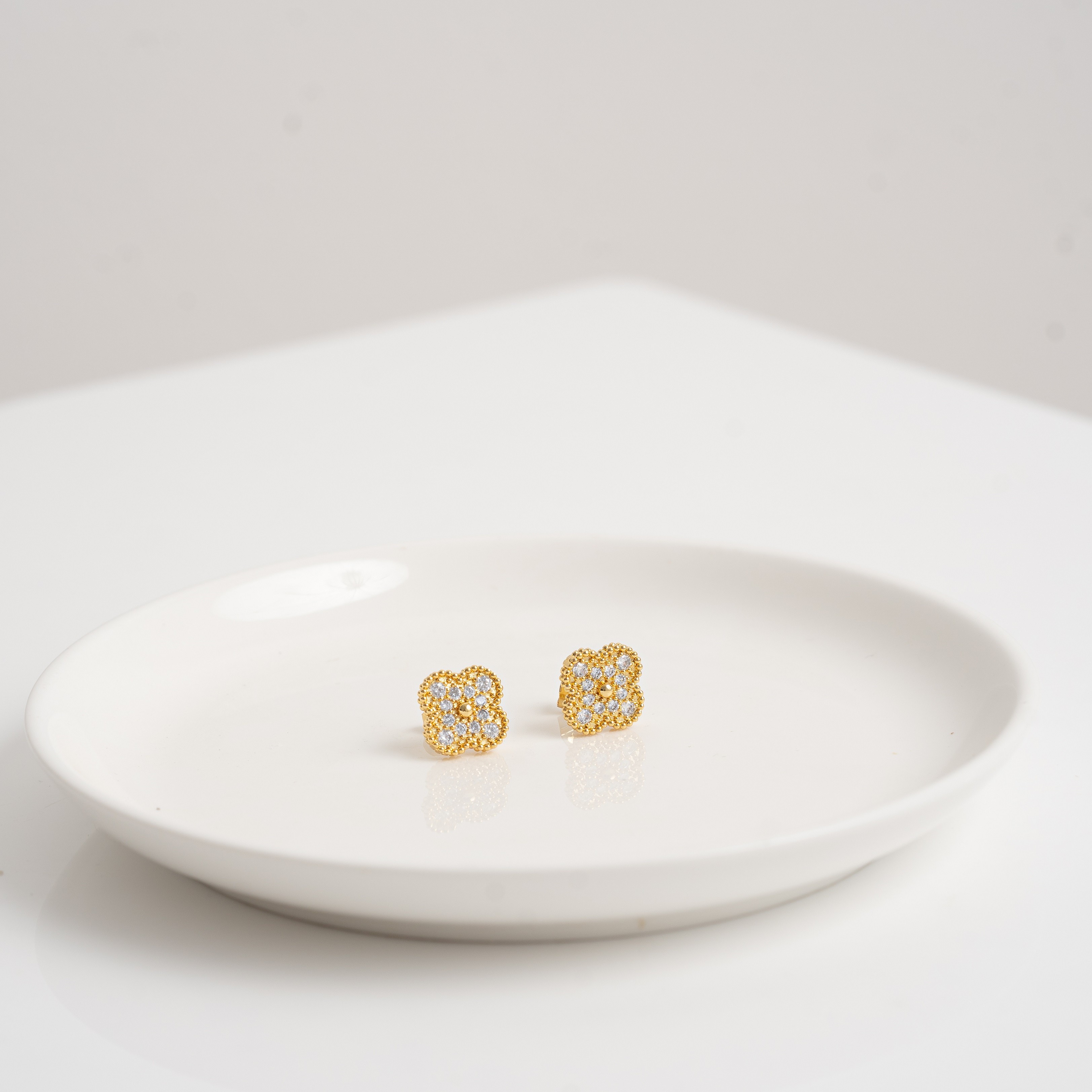 VCA -  one Flower Earring