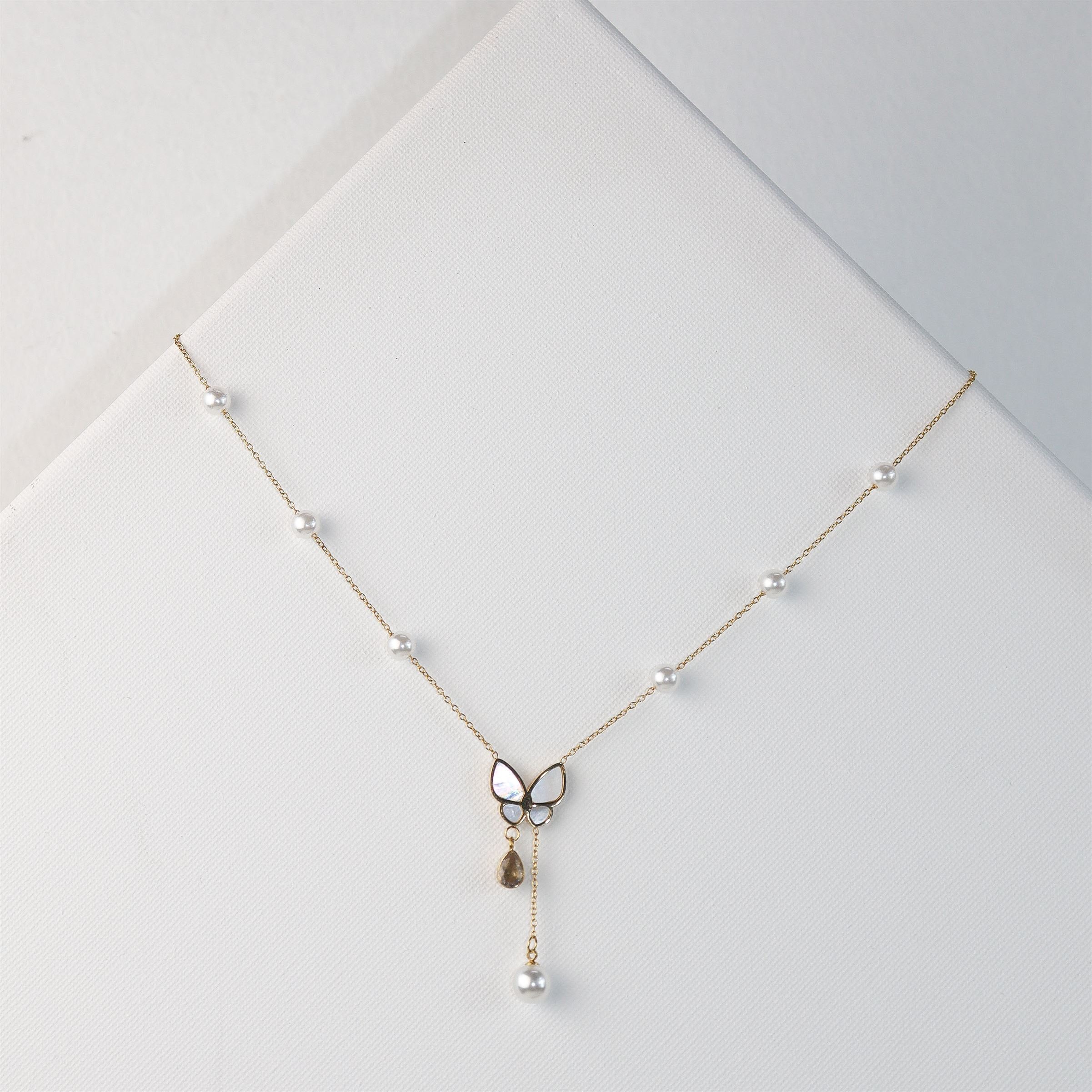 Butterfly & pearls w drops Necklace