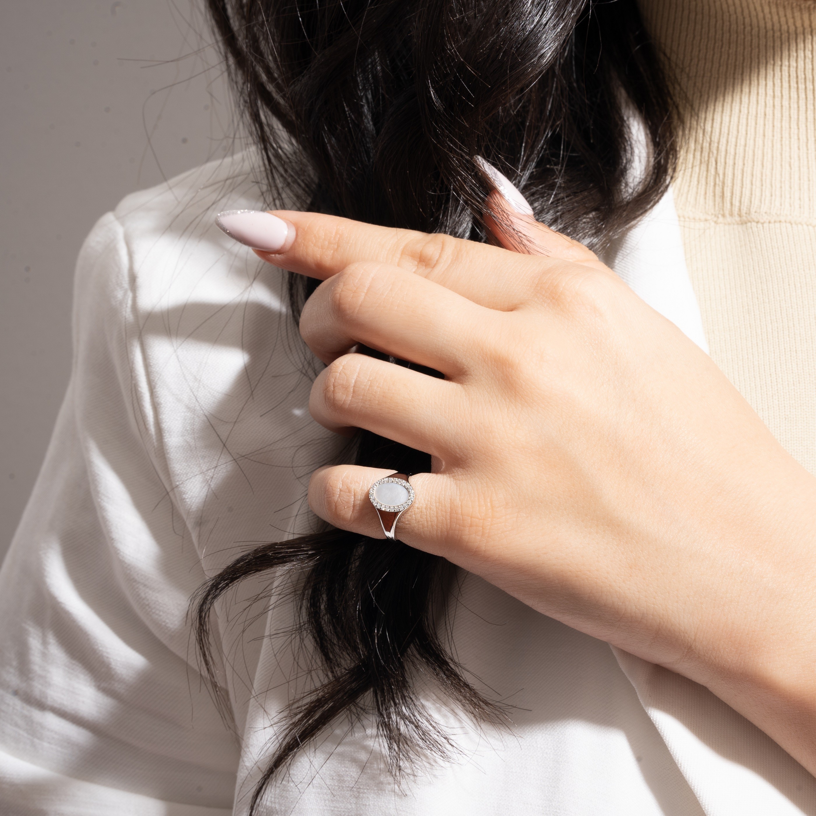 OS Mini - Oval Pearl w Stones Ring